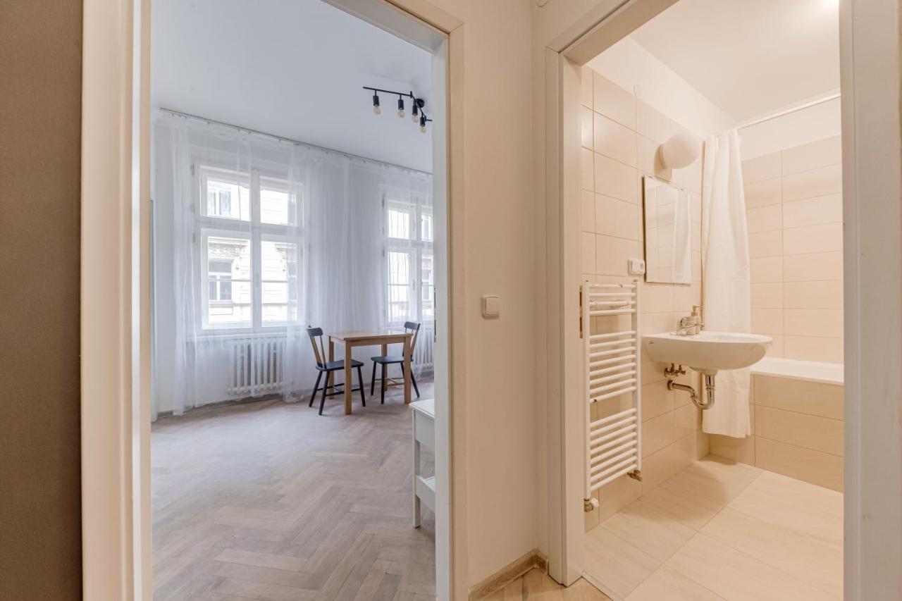 Vita Nejedleho Apartments Прага Екстериор снимка