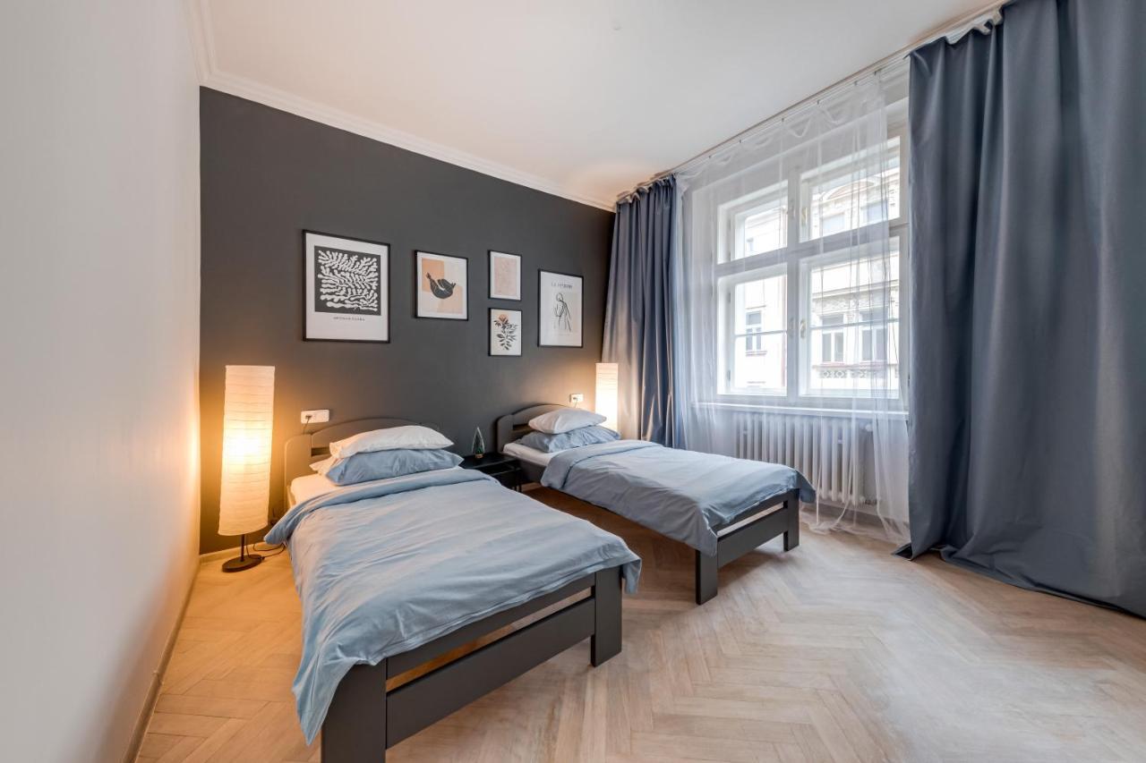 Vita Nejedleho Apartments Прага Екстериор снимка