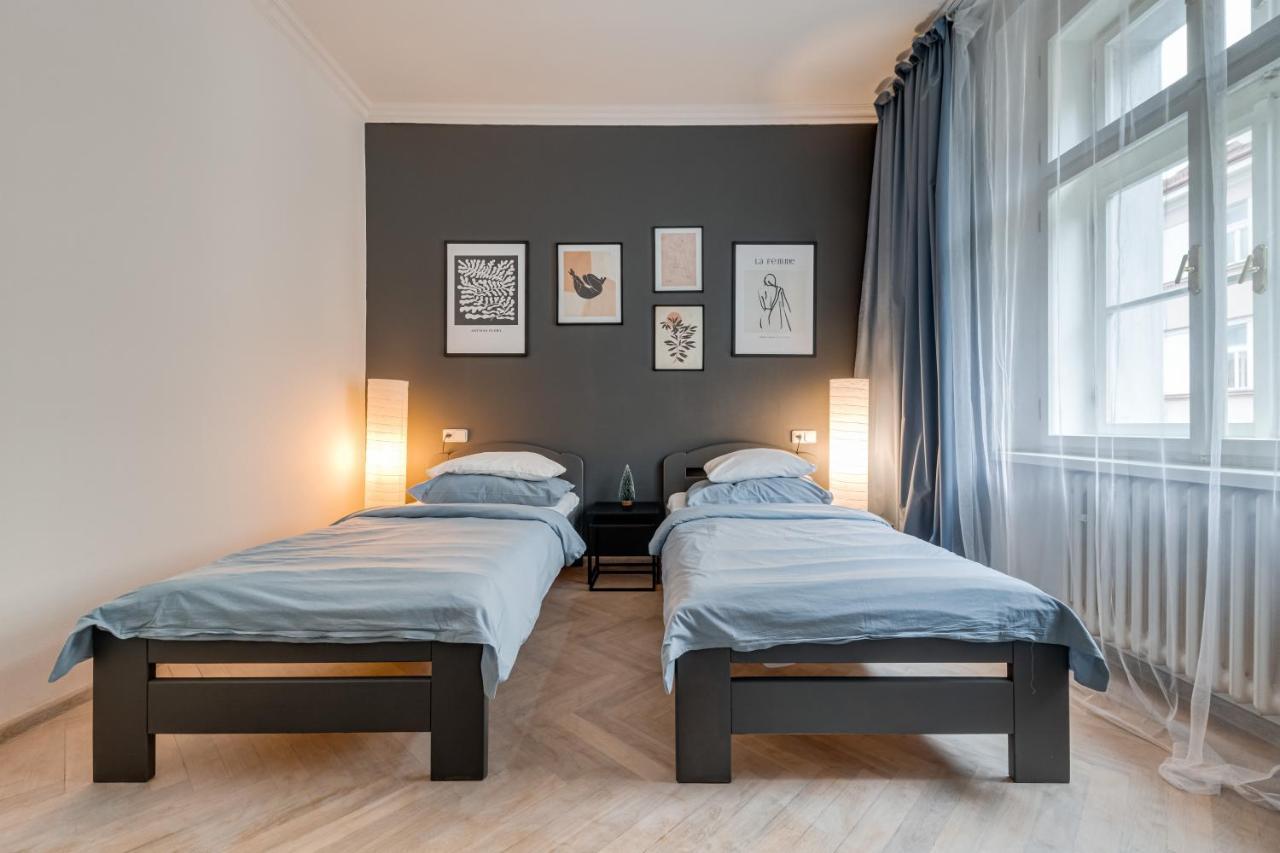 Vita Nejedleho Apartments Прага Екстериор снимка