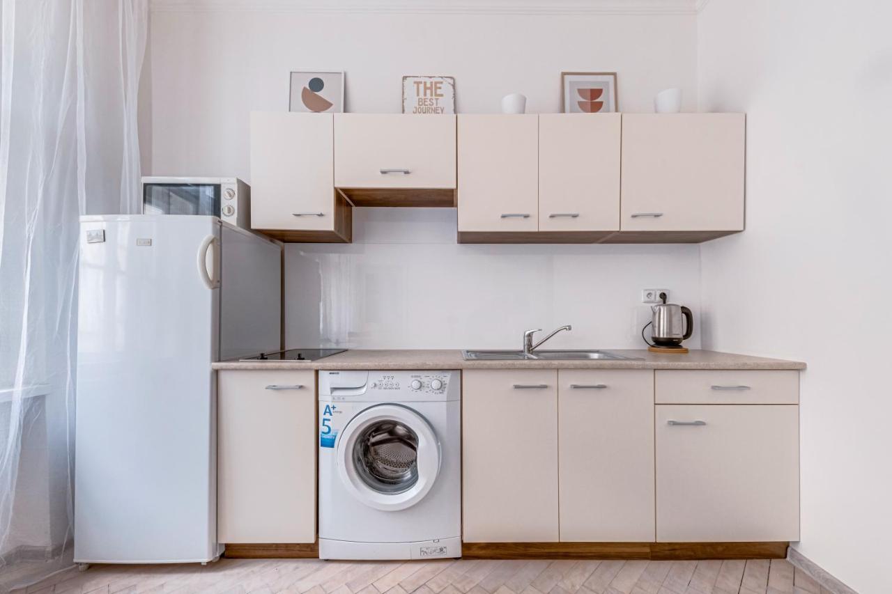 Vita Nejedleho Apartments Прага Екстериор снимка
