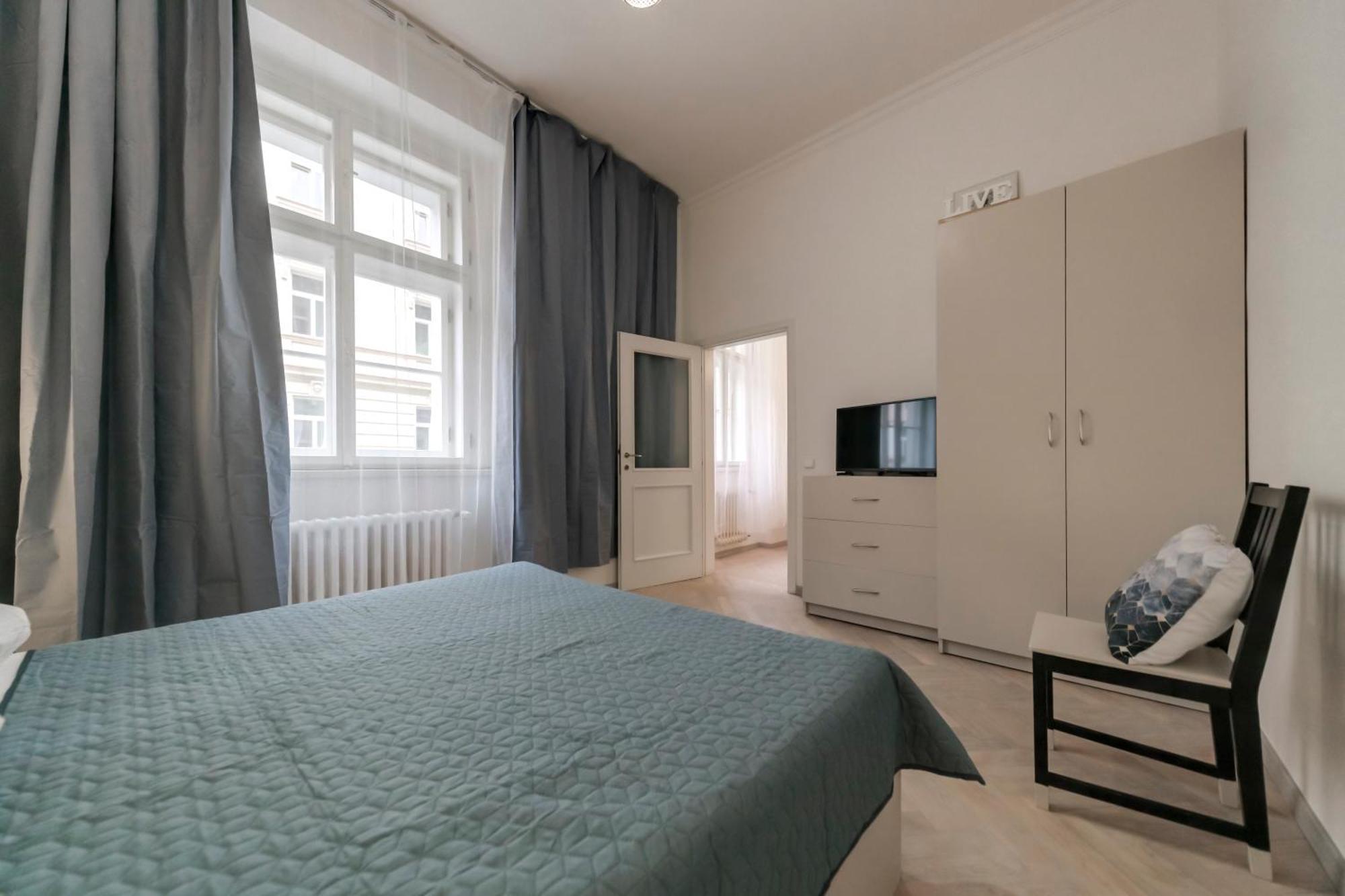 Vita Nejedleho Apartments Прага Екстериор снимка