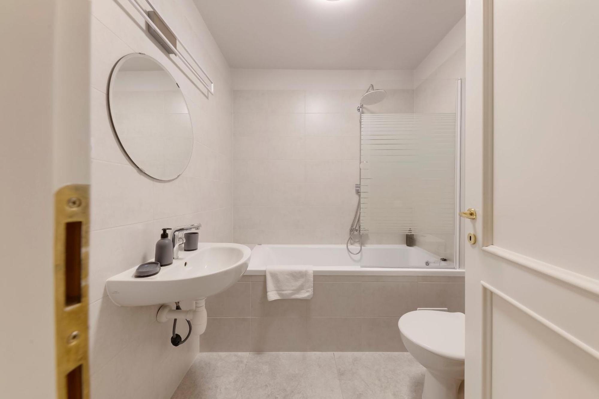 Vita Nejedleho Apartments Прага Екстериор снимка